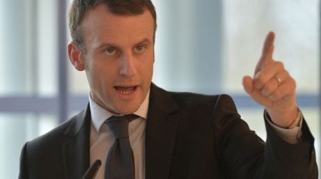 le-ministre-de-l-economie-emmanuel-macron-ici-le-11-avril-2016-a-strasbourg-est-le-plus-populaire-a-gauche-pour-l-ensemble-des-francais-mais-pas-pour-les-sympathisants-ps_5580471
