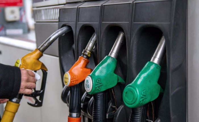 France labour dispute – strike hits fuel&nbsp;supplies